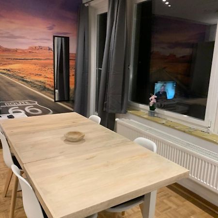Mainpark Apartment 4 Schlafzimmer Bis Zu 10 Personen Direkt Ueber Aschaffapartment Bei Aschaffenburg Mainaschaff Ngoại thất bức ảnh