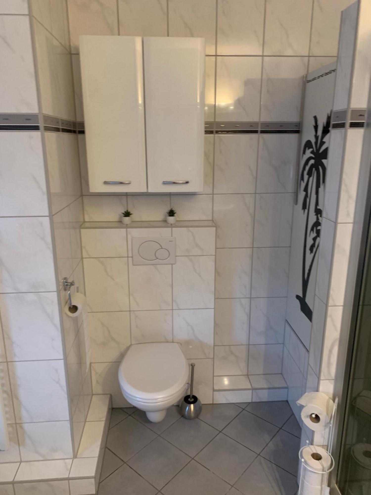Mainpark Apartment 4 Schlafzimmer Bis Zu 10 Personen Direkt Ueber Aschaffapartment Bei Aschaffenburg Mainaschaff Ngoại thất bức ảnh
