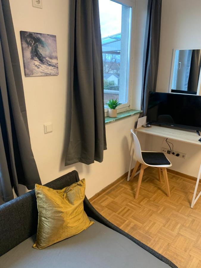 Mainpark Apartment 4 Schlafzimmer Bis Zu 10 Personen Direkt Ueber Aschaffapartment Bei Aschaffenburg Mainaschaff Ngoại thất bức ảnh